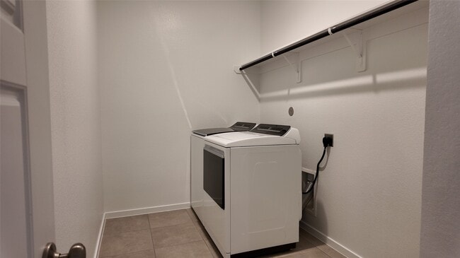 Building Photo - 16241 Parish Pointe Ct