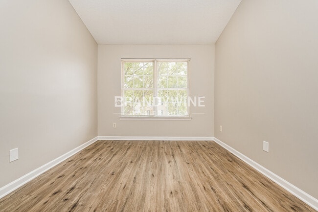 Building Photo - 283 Coral Cir