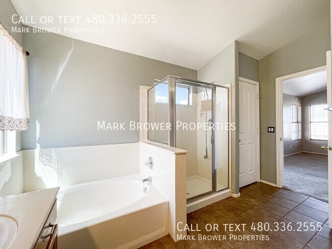 Building Photo - 4714 E Mossman Rd