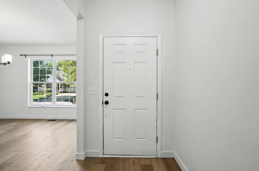 Building Photo - 2380 Oaktree Pl