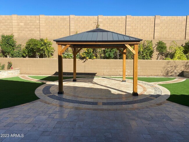 Building Photo - 7218 W Pinnacle Vista Dr
