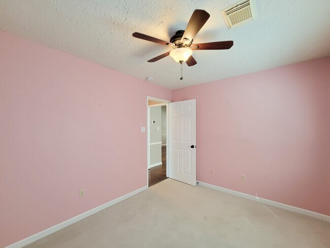 Building Photo - 14407 Sun Harbor Dr