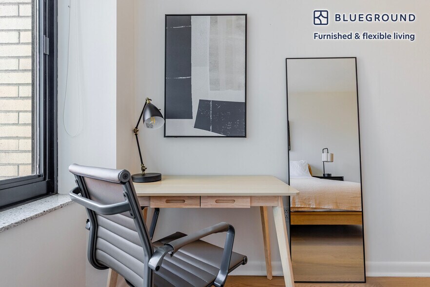 Building Photo - 180 W 20th St