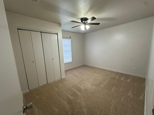 Building Photo - 507 N FM 156