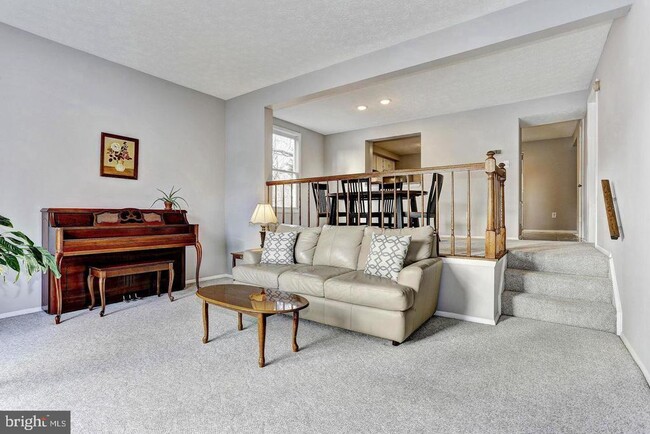 Building Photo - 3816 Bonnybridge Pl