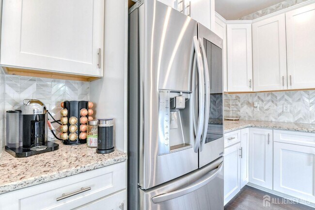 Building Photo - 1529 Paxton Ln