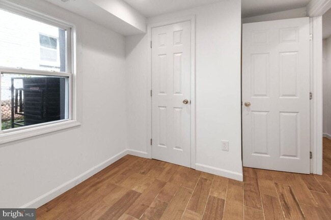 Building Photo - 561 45th St NE