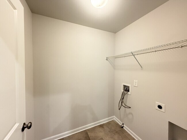 Building Photo - 5879 Wheeler Ridge Rd