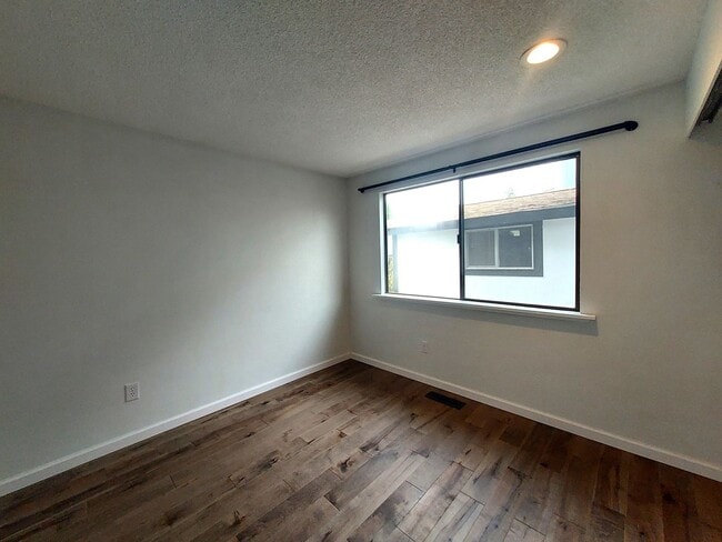 Building Photo - Charming and One of a Kind Three Bedroom