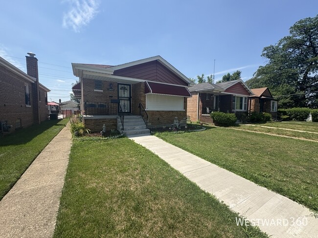 Primary Photo - 13820 S Tracy-SFH