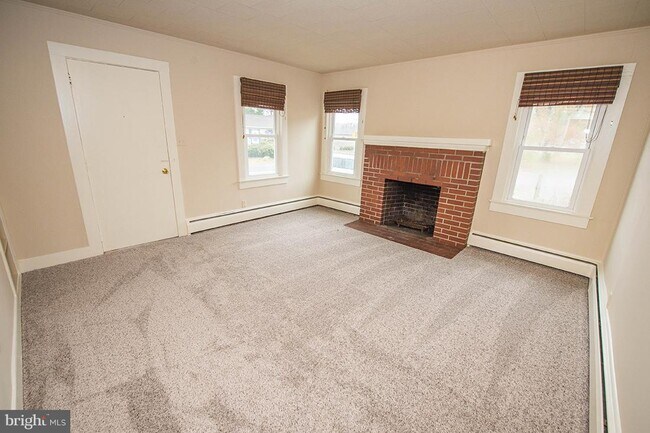 Building Photo - 1226 Pemberton Dr