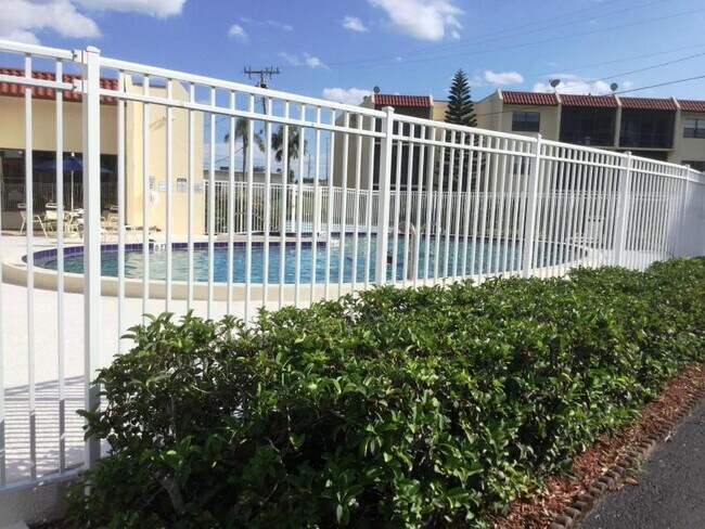 Building Photo - 2050 Oleander Blvd