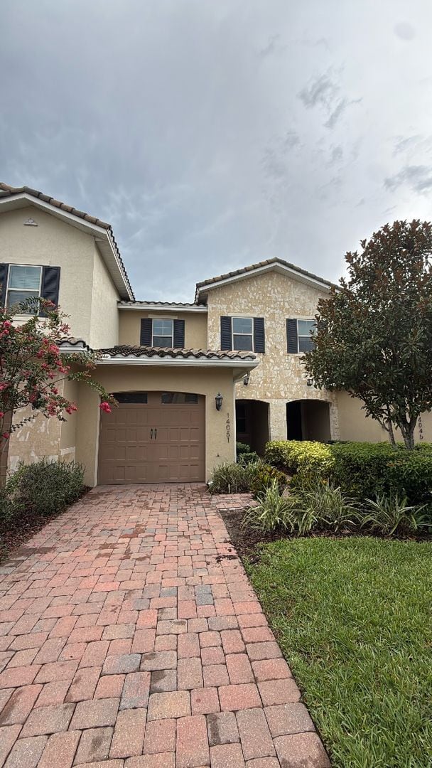 Primary Photo - Eagle Creek three bedroom, 2 and half bath...