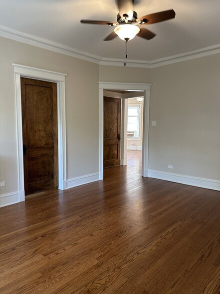 Building Photo - 4314 N Wolcott Ave