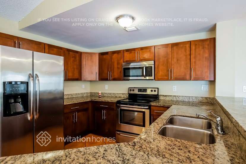Building Photo - 5062 SW 154th Pl