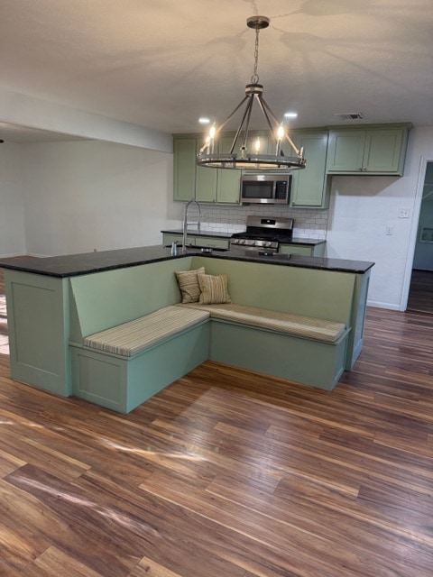 Building Photo - 725 Falcon Dr