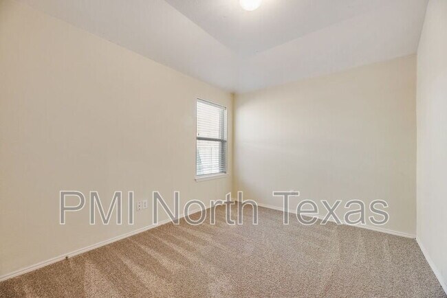 Building Photo - 2721 Lone Ranger Tr