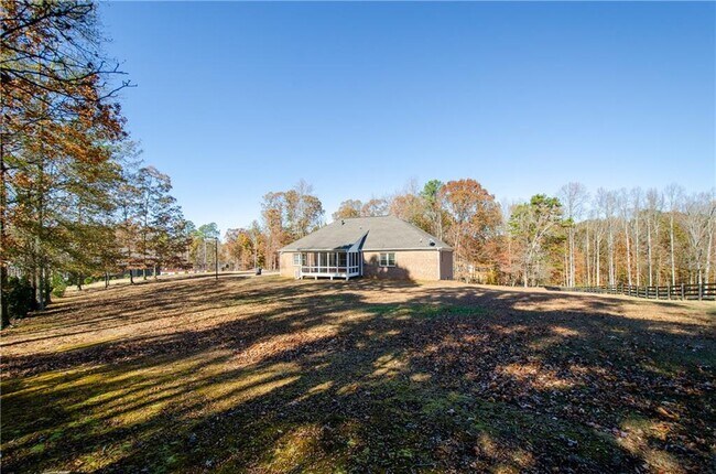 Building Photo - 3950 Chattahoochee Rd