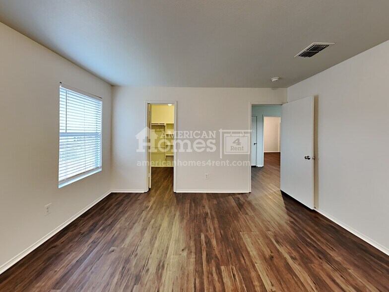 Building Photo - 1108 Beaverwood Ln