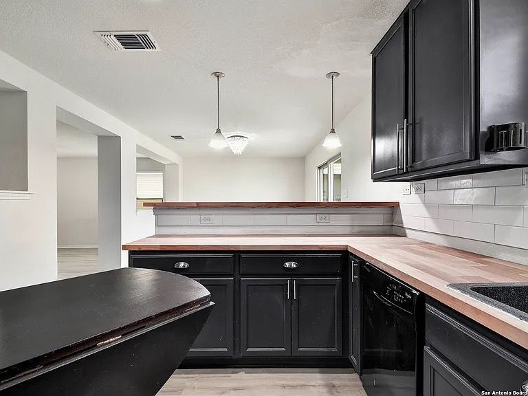 Building Photo - 7711 Stable View