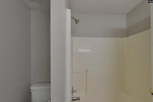 Building Photo - 425 Northshore Ct