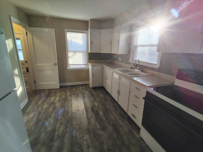 Building Photo - 525 St Louis Ave