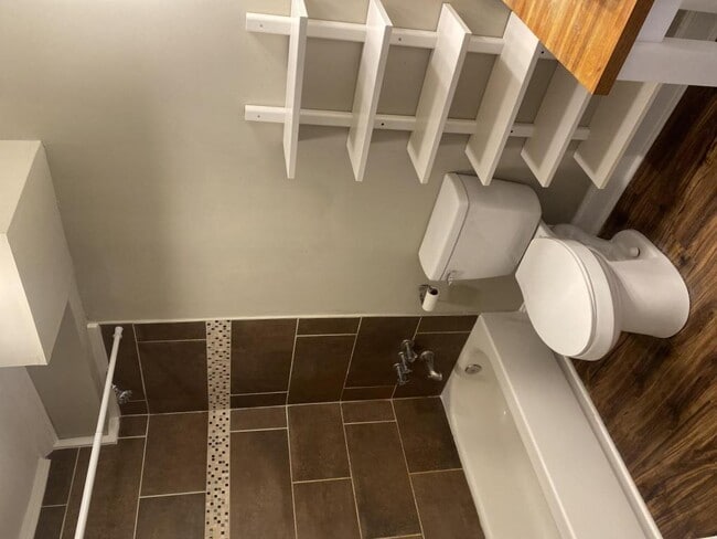 Building Photo - 1435 Fernwood Glendale Rd