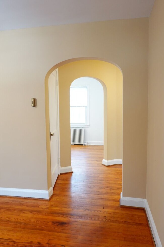 Building Photo - 8207 Garland Ave