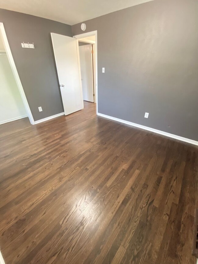 Building Photo - Spacious & Updated Home in Lakewood!-Open ...