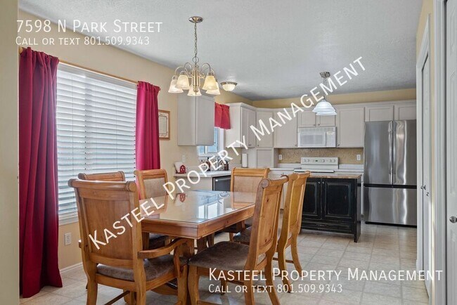 Building Photo - 7598 N Park St