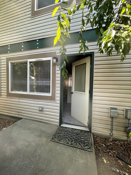 back patio - 209 East 18th Ave #33