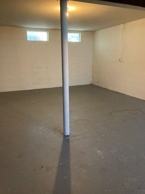 Building Photo - 318 W Xenia Dr