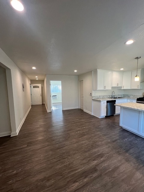 Building Photo - Villas at Orange