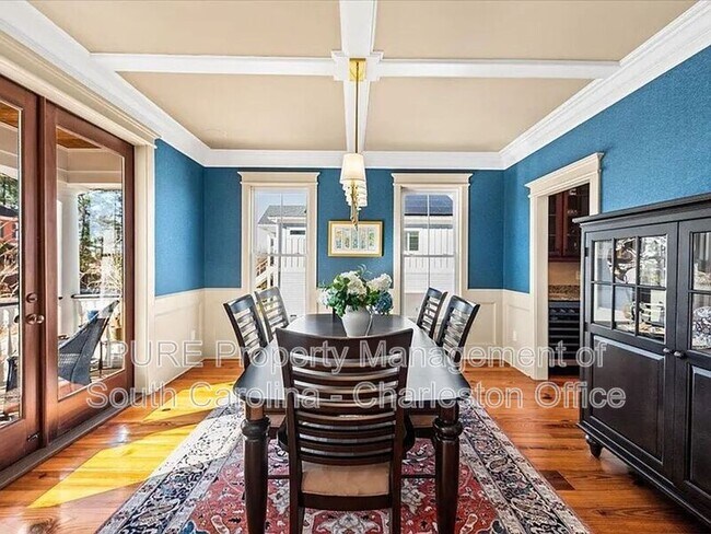 Building Photo - 1597 Rivertowne Country Club Dr