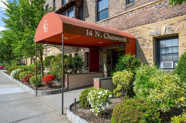 Primary Photo - 14 N Chatsworth Ave