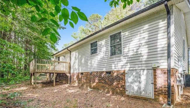 Building Photo - 1816 Azalea Ave