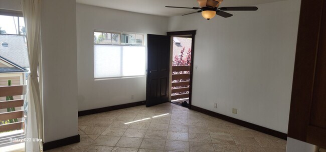 Building Photo - Spacious and freshly updated 2 bedroom, 2 ...