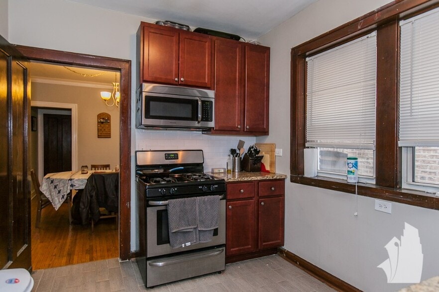 Building Photo - 3511 N Damen Ave