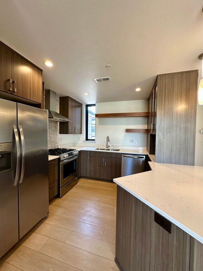 Building Photo - 4757 Kona Dr