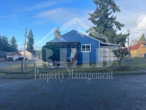 Building Photo - EAST BREMERTON DUPLEX 2 BED 1 BATH