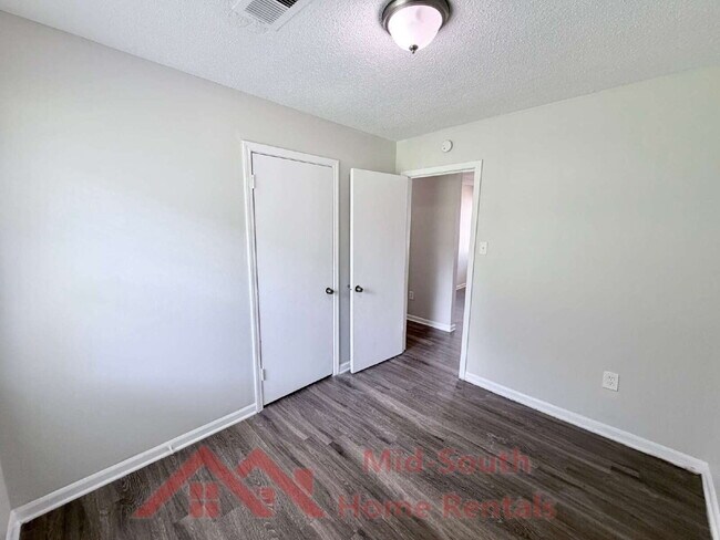 Building Photo - 3431 Rebeh Rd