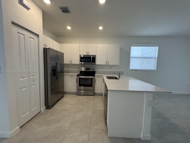 Building Photo - 11919 SW 247th Ter
