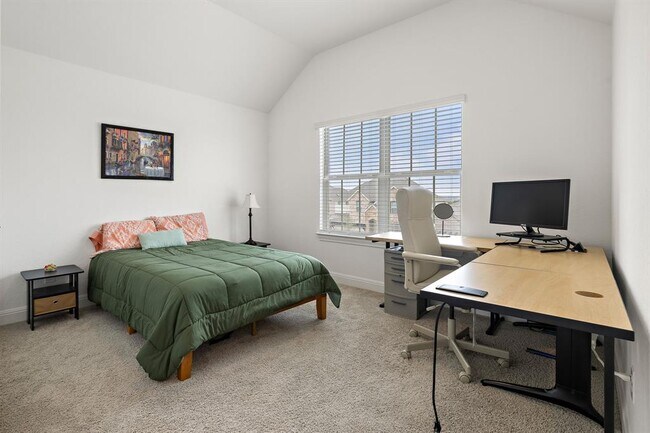 Building Photo - 2901 Oak Chase Cv