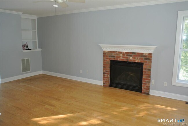 Building Photo - 1260 Cutspring Rd