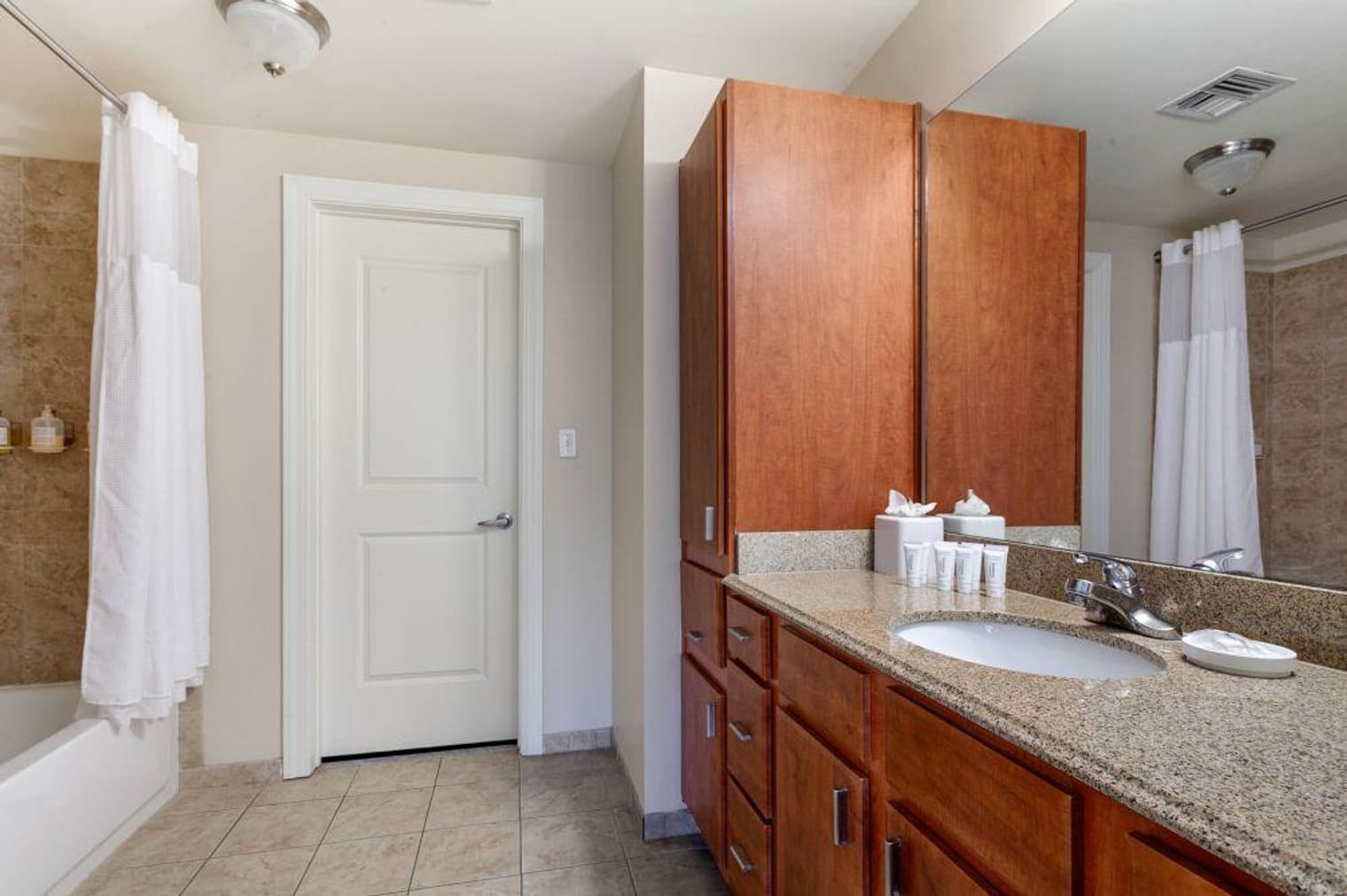 Building Photo - 925 Common St