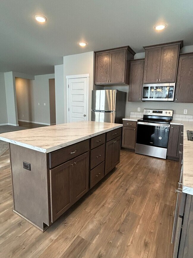 Building Photo - Charming 3-Bedroom, 2-Bath Home with Spaci...