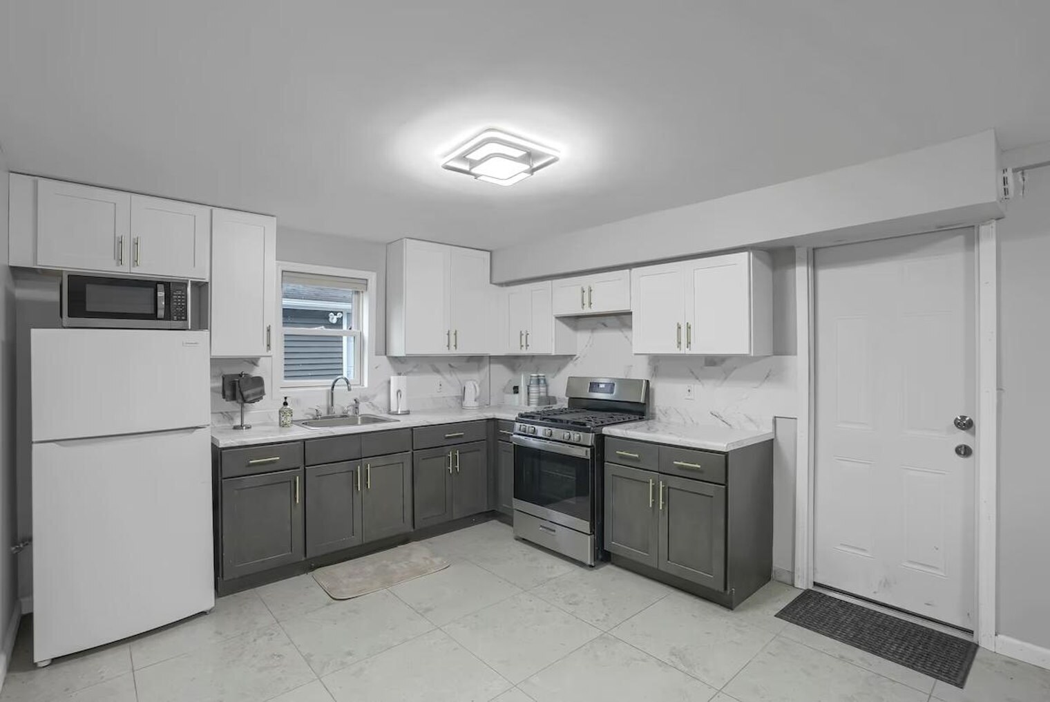 Building Photo - 751 US-9W