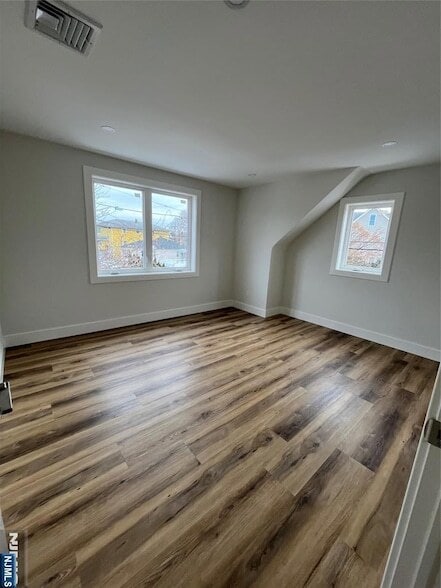 Building Photo - 17 Market St