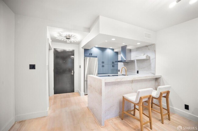 Building Photo - 101 Lombard St