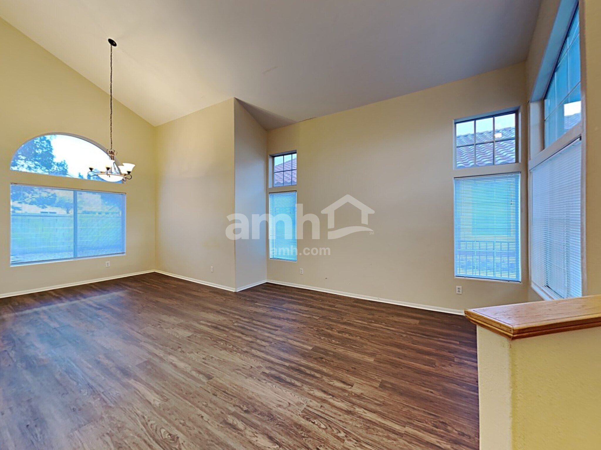 Building Photo - 140 Kachina Dr